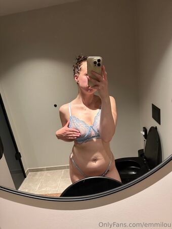 emmilou Fotografii Nud Scurse OnlyFans 3