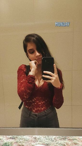 envioletada Fotografii Nud Scurse OnlyFans 1