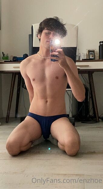 enzhoe Fotografii Nud Scurse OnlyFans 9