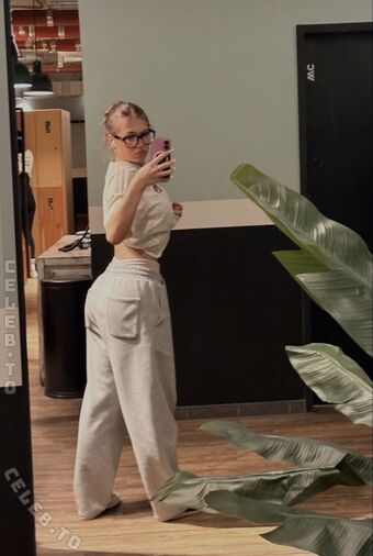 evx.rnk Fotografii Nud Scurse OnlyFans 24