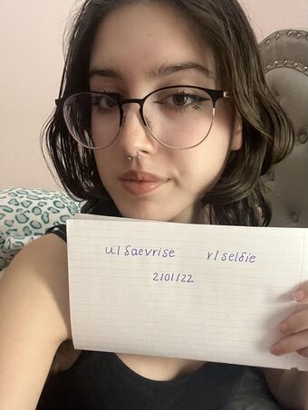 faevrise Fotografii Nud Scurse OnlyFans 16