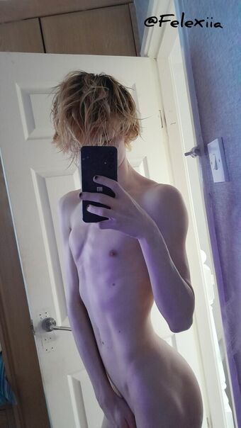 Felexiia Fotografii Nud Scurse OnlyFans 44