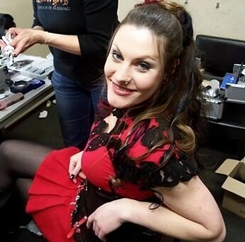 Floor-jansen Fotografii Nud Scurse OnlyFans 42