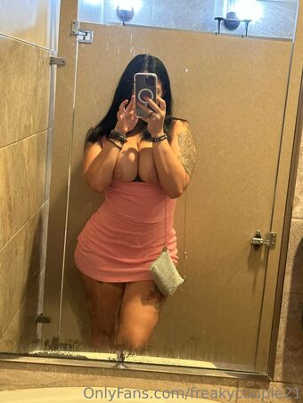 freakycouple21