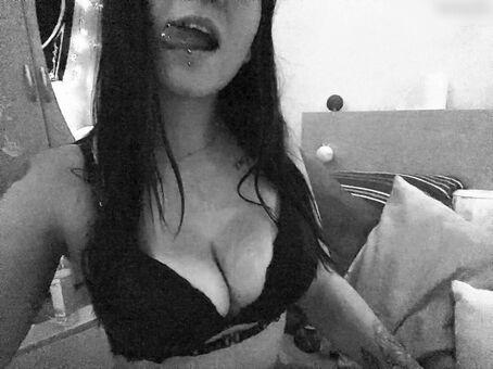 Furby Fotografii Nud Scurse OnlyFans 36