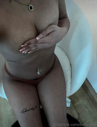 Gina Fotografii Nud Scurse OnlyFans 5