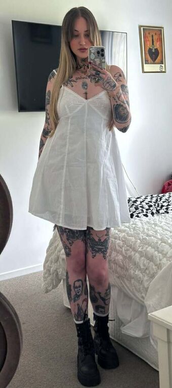 Goth Queen Fotografii Nud Scurse OnlyFans 44