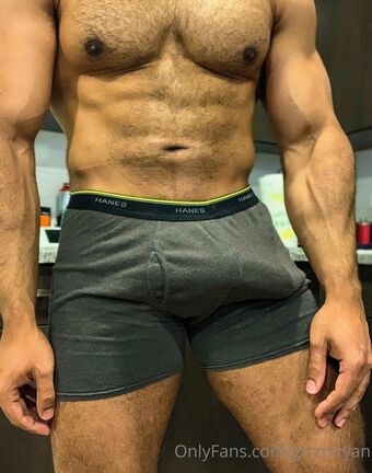 grrrrrryan Fotografii Nud Scurse OnlyFans 4