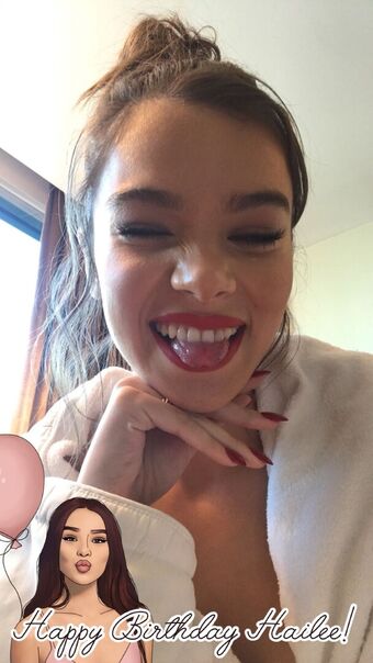 Hailee Steinfeld