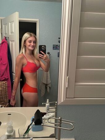 Hailey Sinclair Fotografii Nud Scurse OnlyFans 4