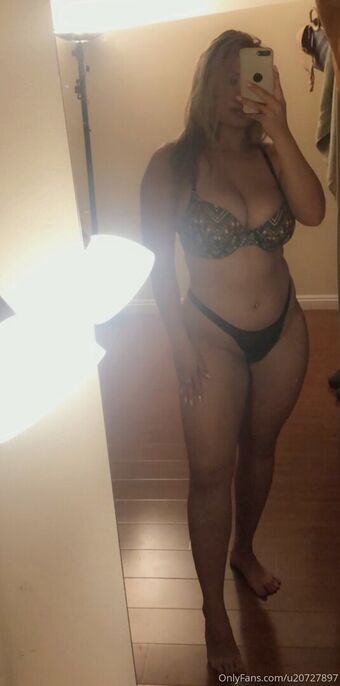 Helloporscha Fotografii Nud Scurse OnlyFans 9