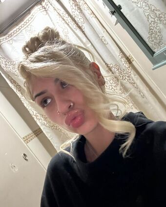 Hollynbanks Fotografii Nud Scurse OnlyFans 2