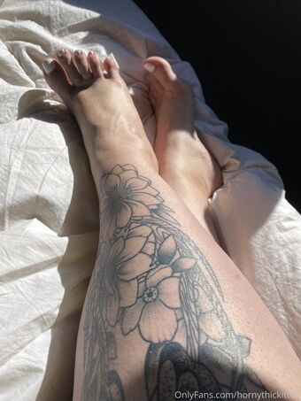 hornythickitten
