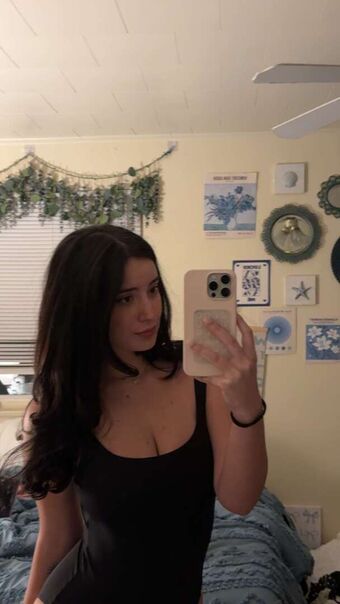 Hotblockchain / Emily Cocea / cryptobaddie1