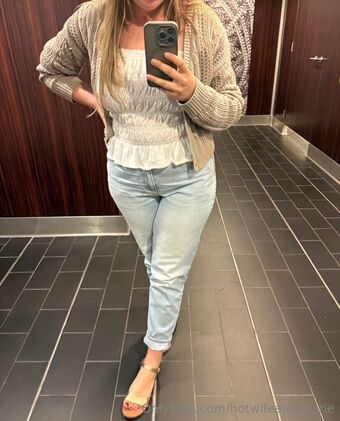 hotwifealexmarie Fotografii Nud Scurse OnlyFans 6