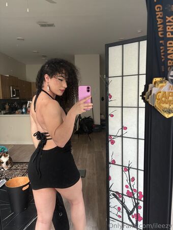 ileezy Fotografii Nud Scurse OnlyFans 19