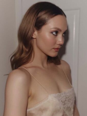 Iris Apatow Fotografii Nud Scurse OnlyFans 85