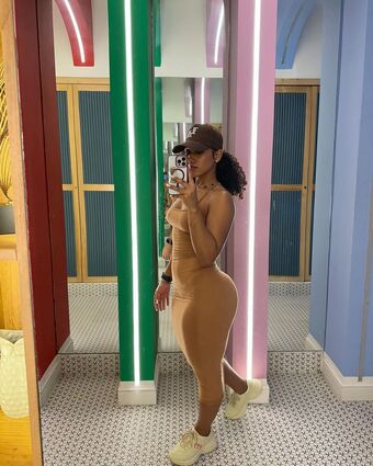 Isaury Calvo Fotografii Nud Scurse OnlyFans 9