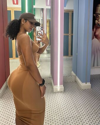 Isaury Calvo Fotografii Nud Scurse OnlyFans 10