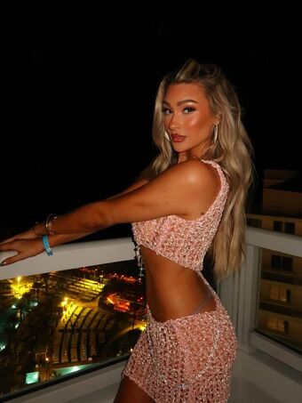 Izzi Dame
