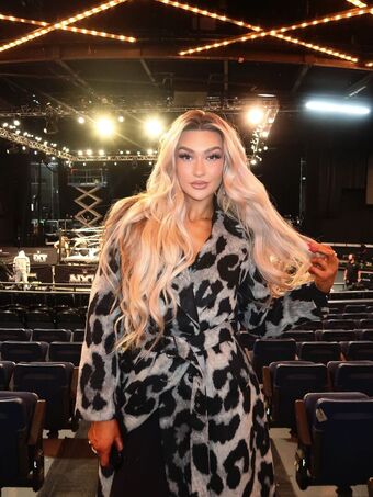 Izzi Dame