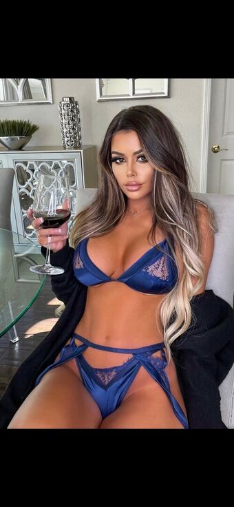 Juli.anneee Fotografii Nud Scurse OnlyFans 1