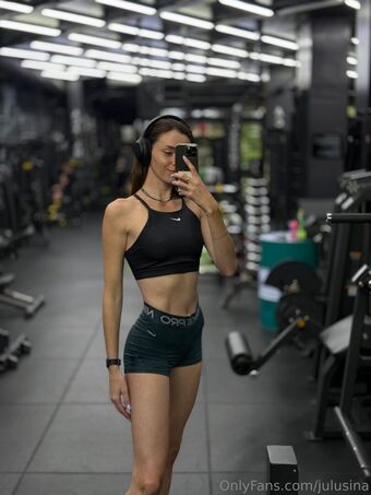 Julusina Fotografii Nud Scurse OnlyFans 14