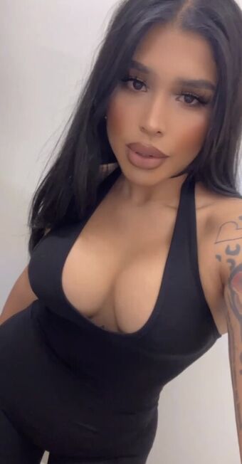 Justina Fotografii Nud Scurse OnlyFans 2