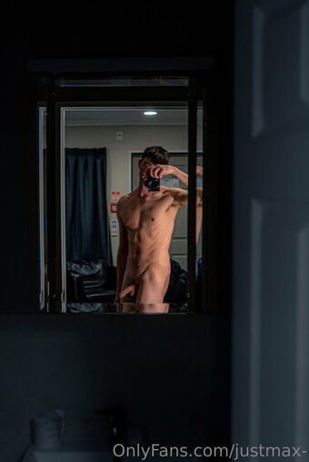 justmax- Fotografii Nud Scurse OnlyFans 4