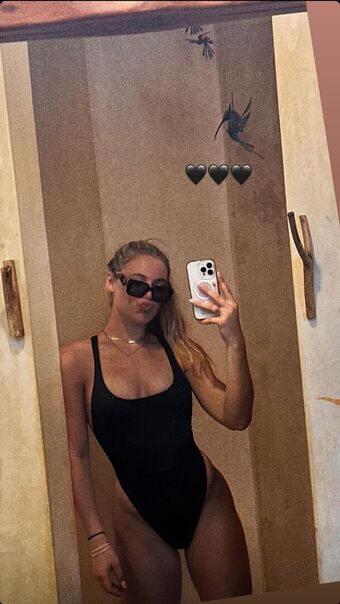 Jutta Leerdam Fotografii Nud Scurse OnlyFans 9