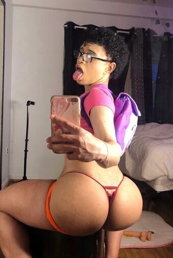 kenitique Fotografii Nud Scurse OnlyFans 4