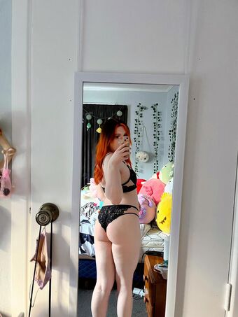 Kit-Kat Fotografii Nud Scurse OnlyFans 10
