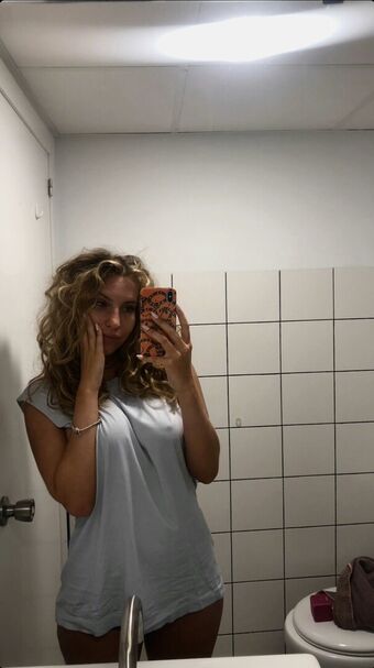 Lelainaperezz