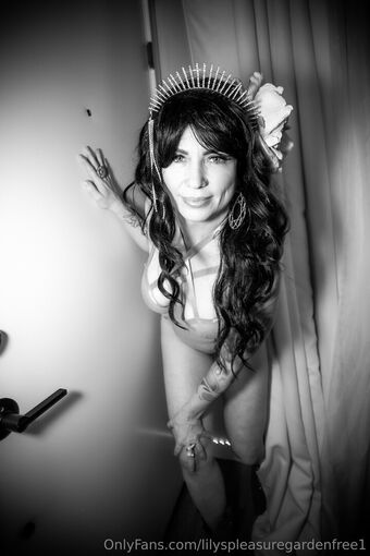 lilyspleasuregardenfree1