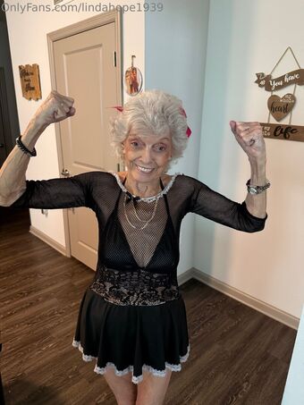 lindahope1939 Fotografii Nud Scurse OnlyFans 84