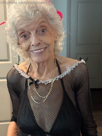 lindahope1939 Fotografii Nud Scurse OnlyFans 85