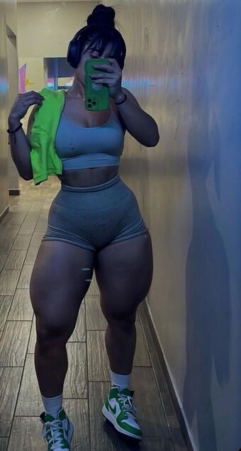 Linnnna Linnnna Fotografii Nud Scurse OnlyFans 3