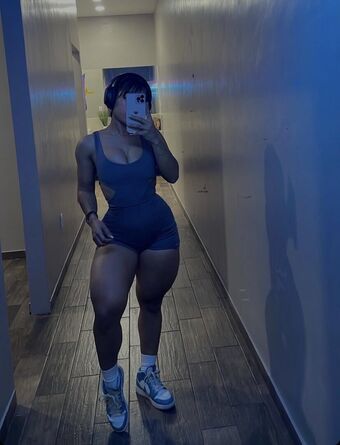 Linnnna Linnnna Fotografii Nud Scurse OnlyFans 4