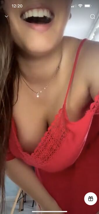 Malina Fotografii Nud Scurse OnlyFans 2