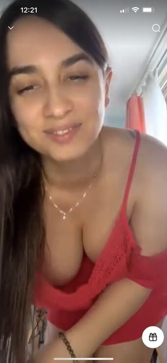 Malina Fotografii Nud Scurse OnlyFans 7