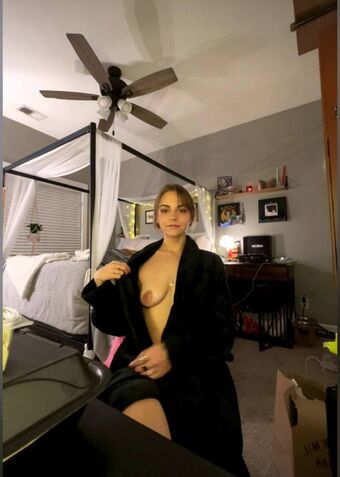 Manda Fotografii Nud Scurse OnlyFans 21