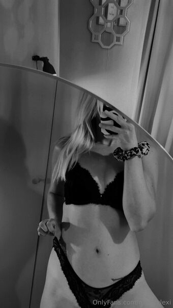 mandylexi Fotografii Nud Scurse OnlyFans 60