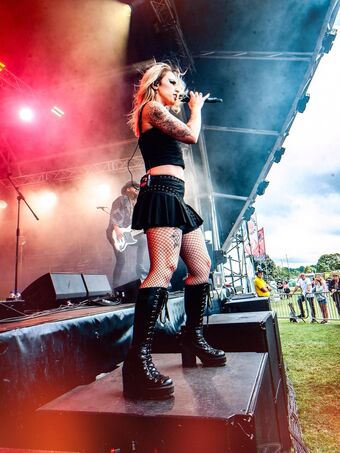 Marisa Rodriguez Singer Fotografii Nud Scurse OnlyFans 10