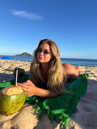 Mel Breia Fotografii Nud Scurse OnlyFans 101