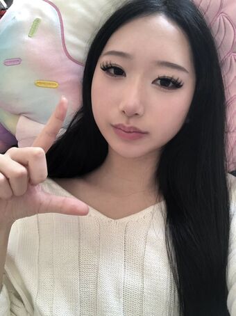 mina Fotografii Nud Scurse OnlyFans 14