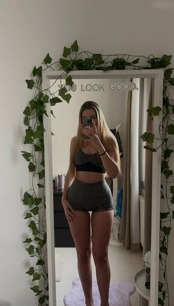 mischiidc Fotografii Nud Scurse OnlyFans 15