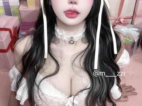Mo_zzi Fotografii Nud Scurse OnlyFans 9