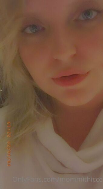 mommithiccc Fotografii Nud Scurse OnlyFans 15