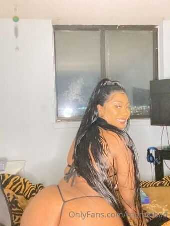 monaebad Fotografii Nud Scurse OnlyFans 12