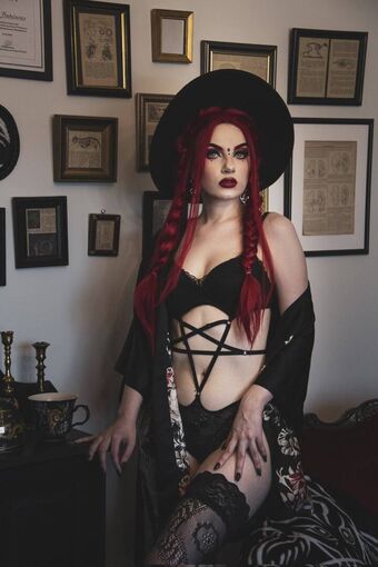 Monsa Isa Fotografii Nud Scurse OnlyFans 3